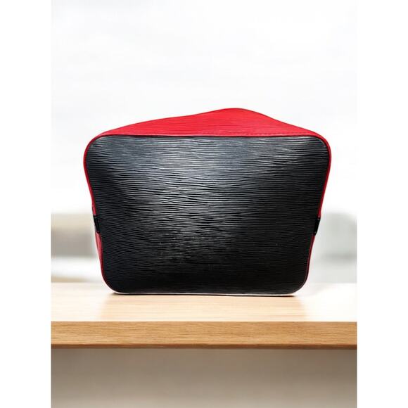 Vintage Louis Vuitton 1994 Epi Petite Noe Bag - Picture 4 of 16